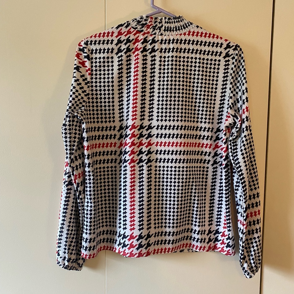 Women’s long sleeve pattern shirt
